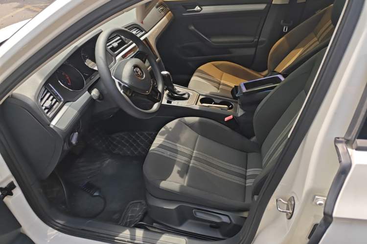 Used Volkswagen Lamando 2017 230TSI DSG Fashion Edition Left Front Seat