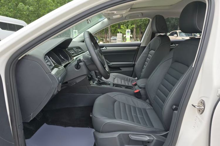 Used Volkswagen Lamando 2017 280TSI DSG Comfort Edition Left Front Seat