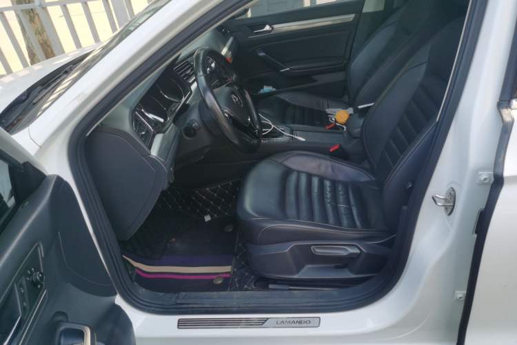 Used Volkswagen Lamando 2017 280TSI DSG Comfort Edition Left Front Seat