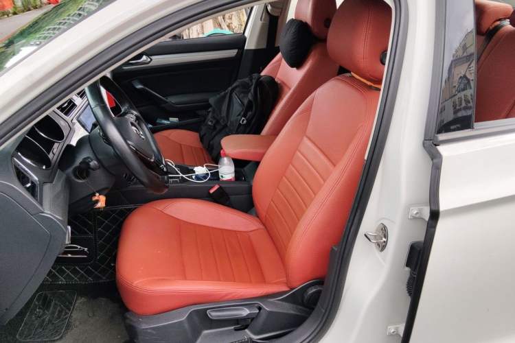 Used Volkswagen Lamando 2017 230TSI DSG Fashion Edition Left Front Seat
