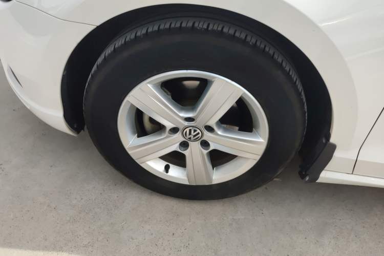 Used Volkswagen Lamando 2017 230TSI DSG Fashion Edition Left Front Wheel Hub
