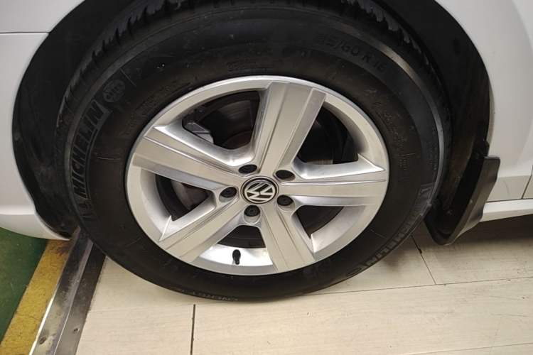 Used Volkswagen Lamando 2017 230TSI DSG Fashion Edition Left Front Wheel Hub