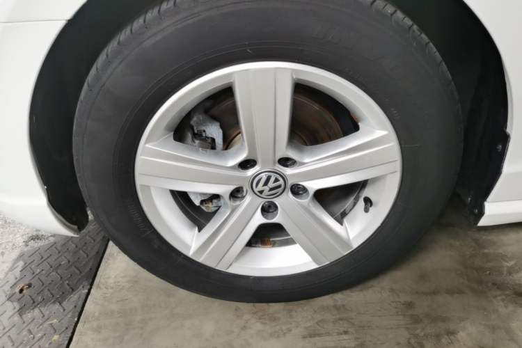 Used Volkswagen Lamando 2017 230TSI DSG Fashion Edition Left Front Wheel Hub