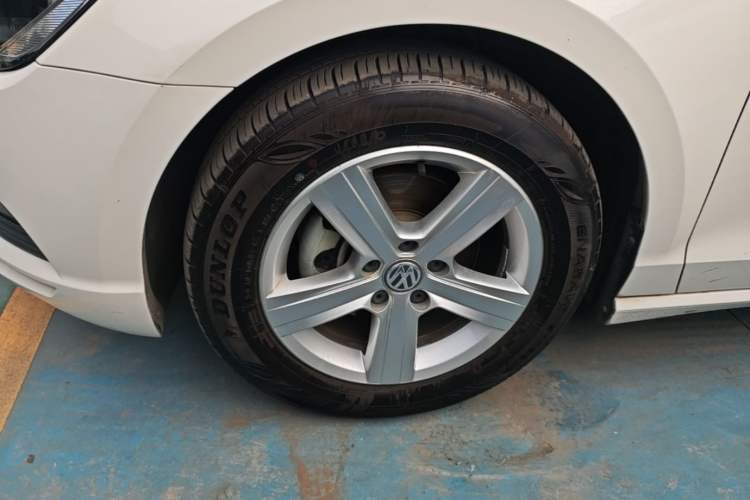 Used Volkswagen Lamando 2017 230TSI DSG Fashion Edition Left Front Wheel Hub