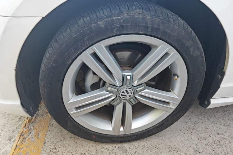 Used Volkswagen Lamando 2017 230TSI DSG Fashion Edition Left Front Wheel Hub