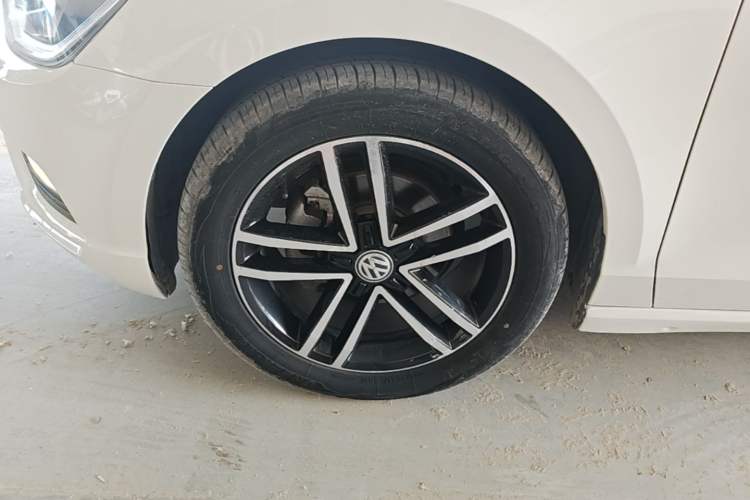 Used Volkswagen Lamando 2017 230TSI DSG Fashion Edition Left Front Wheel Hub