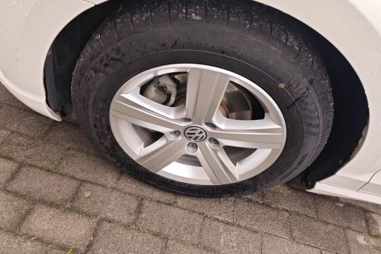 Used Volkswagen Lamando 2017 230TSI DSG Fashion Edition Left Front Wheel Hub