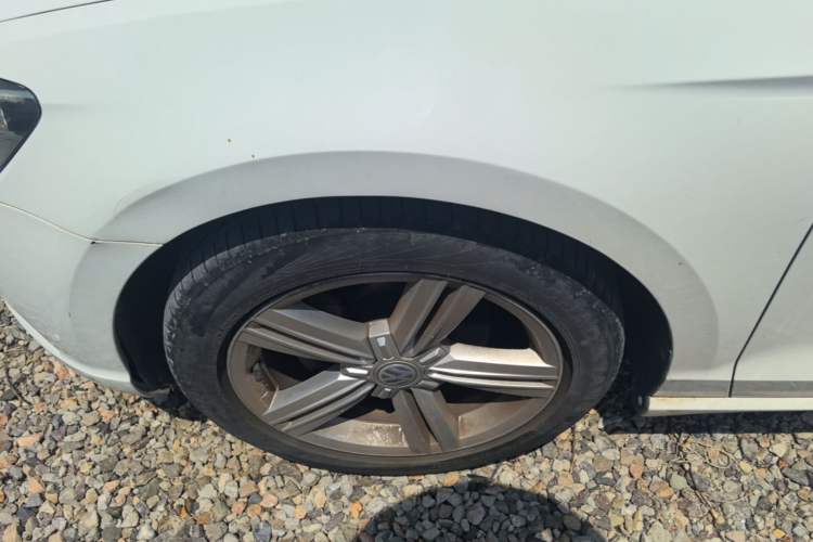 Used Volkswagen Lamando 2017 280TSI DSG Comfort Edition Left Front Wheel Hub