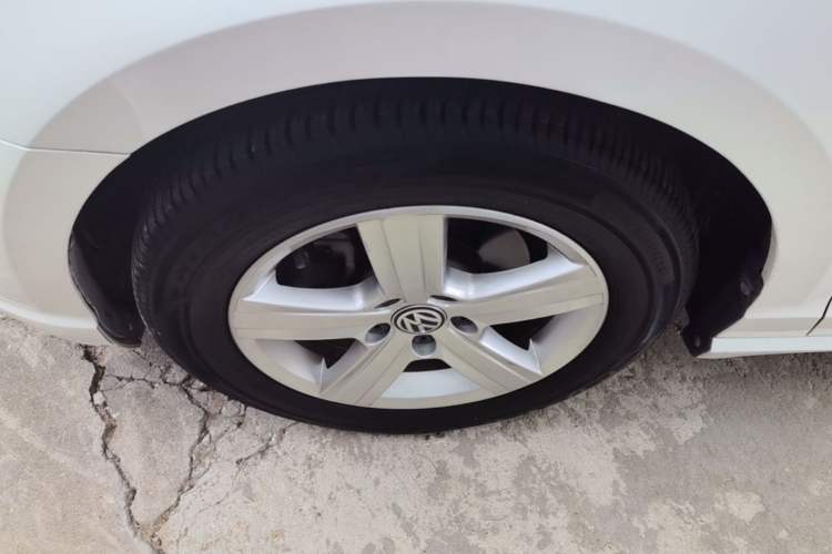 Used Volkswagen Lamando 2017 230TSI DSG Fashion Edition Left Front Wheel Hub