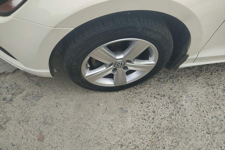 Used Volkswagen Lamando 2017 230TSI DSG Fashion Edition Left Front Wheel Hub