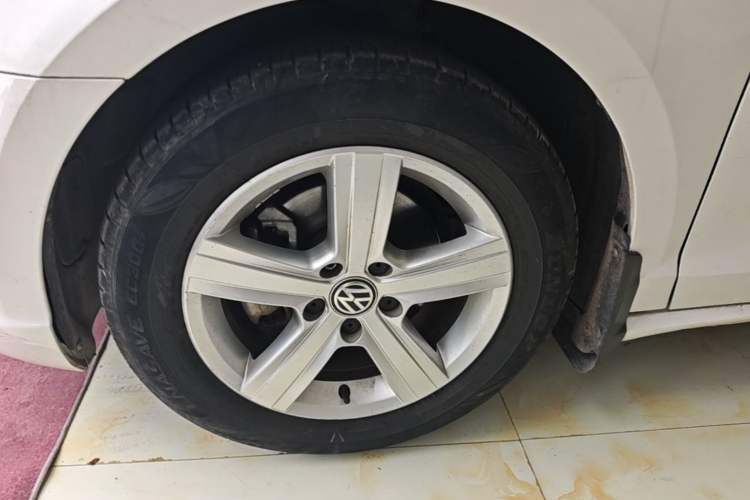 Used Volkswagen Lamando 2017 230TSI DSG Fashion Edition Left Front Wheel Hub
