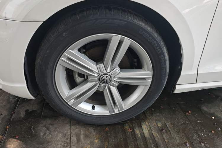 Used Volkswagen Lamando 2017 280TSI DSG Comfort Edition Left Front Wheel Hub