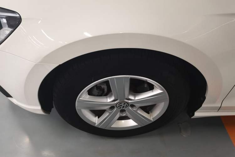 Used Volkswagen Lamando 2017 230TSI DSG Fashion Edition Left Front Wheel Hub