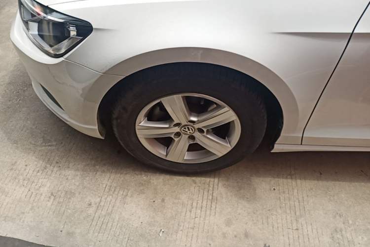 Used Volkswagen Lamando 2017 230TSI DSG Fashion Edition Left Front Wheel Hub