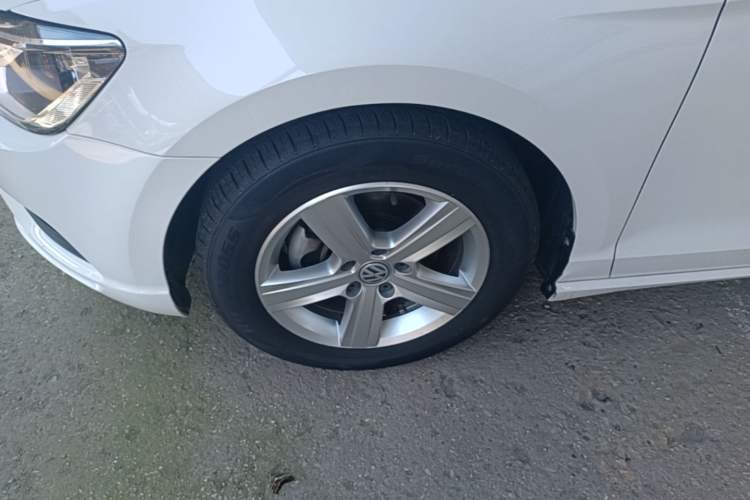 Used Volkswagen Lamando 2017 230TSI DSG Fashion Edition Left Front Wheel Hub