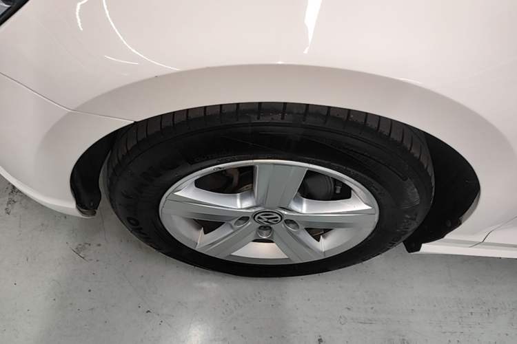Used Volkswagen Lamando 2017 230TSI DSG Fashion Edition Left Front Wheel Hub