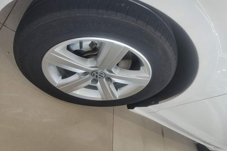 Used Volkswagen Lamando 2017 230TSI DSG Fashion Edition Left Front Wheel Hub