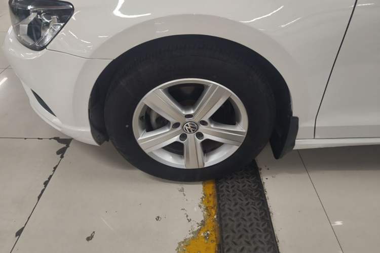 Used Volkswagen Lamando 2017 230TSI DSG Fashion Edition Left Front Wheel Hub
