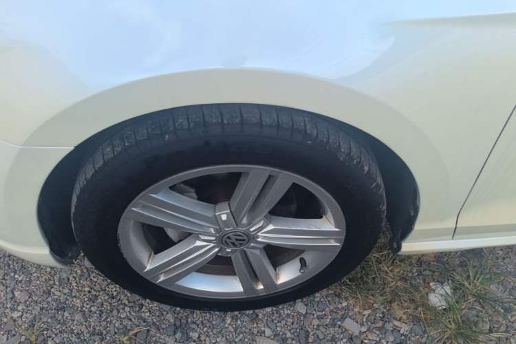 Used Volkswagen Lamando 2017 280TSI DSG Comfort Edition Left Front Wheel Hub