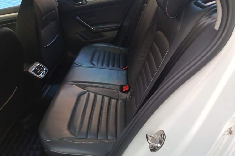 Used Volkswagen Lamando 2017 280TSI DSG Comfort Edition Left Rear Seat