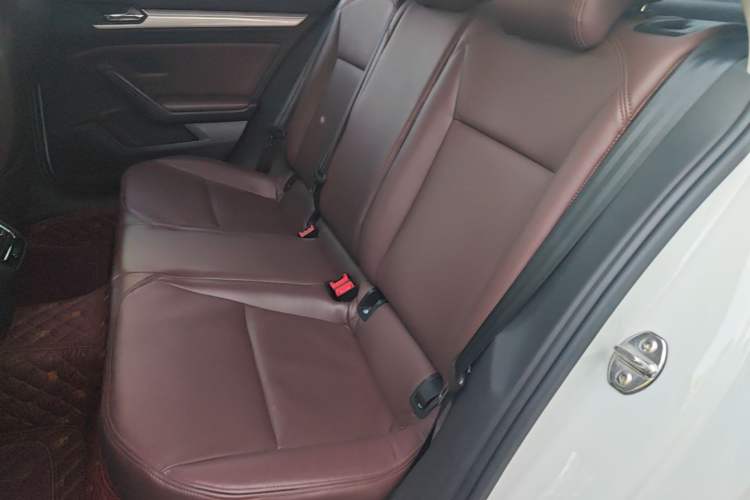 Used Volkswagen Lamando 2017 230TSI DSG Fashion Edition Left Rear Seat