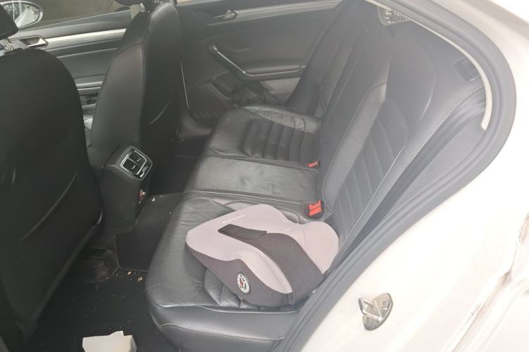 Used Volkswagen Lamando 2017 280TSI DSG Comfort Edition Left Rear Seat