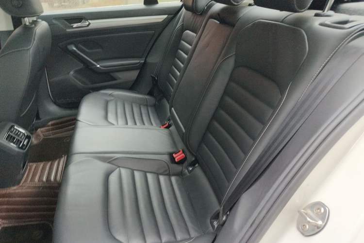 Used Volkswagen Lamando 2017 280TSI DSG Comfort Edition Left Rear Seat