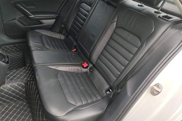 Used Volkswagen Lamando 2017 280TSI DSG Comfort Edition Left Rear Seat