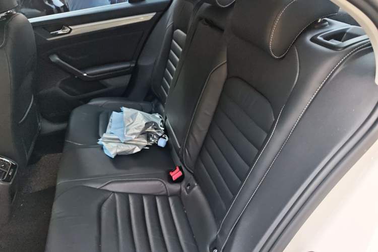 Used Volkswagen Lamando 2017 280TSI DSG Comfort Edition Left Rear Seat
