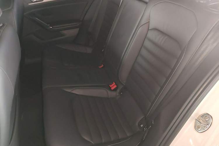 Used Volkswagen Lamando 2017 280TSI DSG Comfort Edition Left Rear Seat