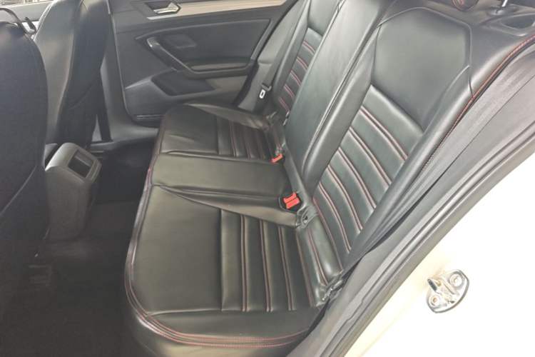 Used Volkswagen Lamando 2017 230TSI DSG Fashion Edition Left Rear Seat