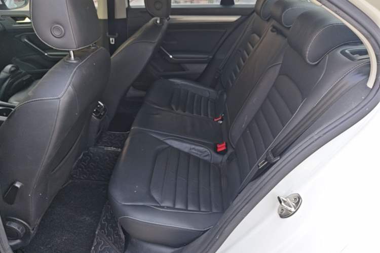 Used Volkswagen Lamando 2017 280TSI DSG Comfort Edition Left Rear Seat