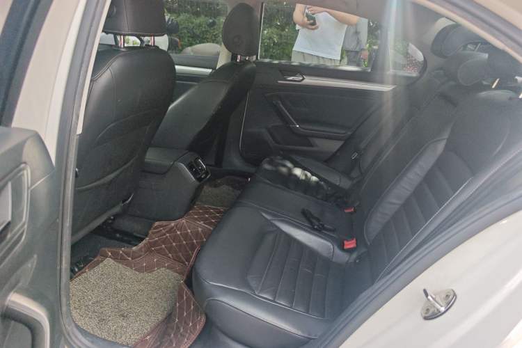 Used Volkswagen Lamando 2017 280TSI Manual Comfort Edition Left Rear Seat