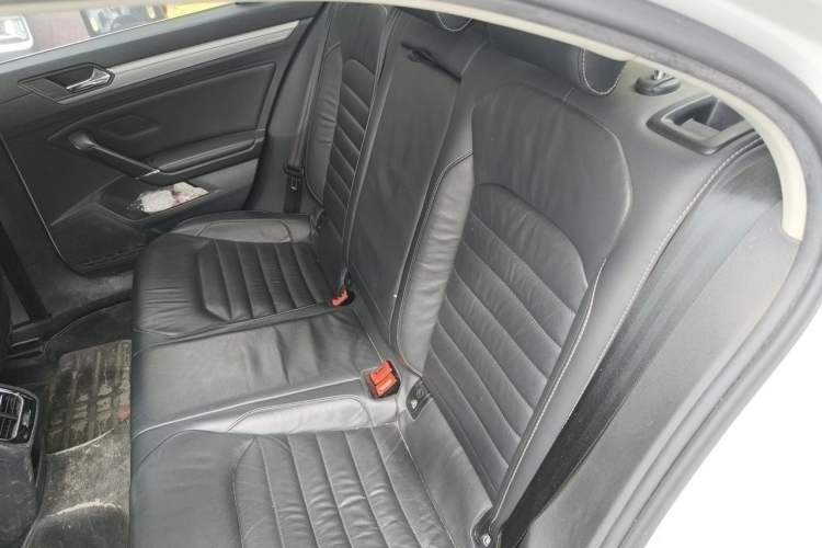 Used Volkswagen Lamando 2017 280TSI DSG Comfort Edition Left Rear Seat