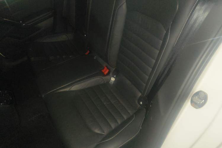 Used Volkswagen Lamando 2017 280TSI DSG Comfort Edition Left Rear Seat