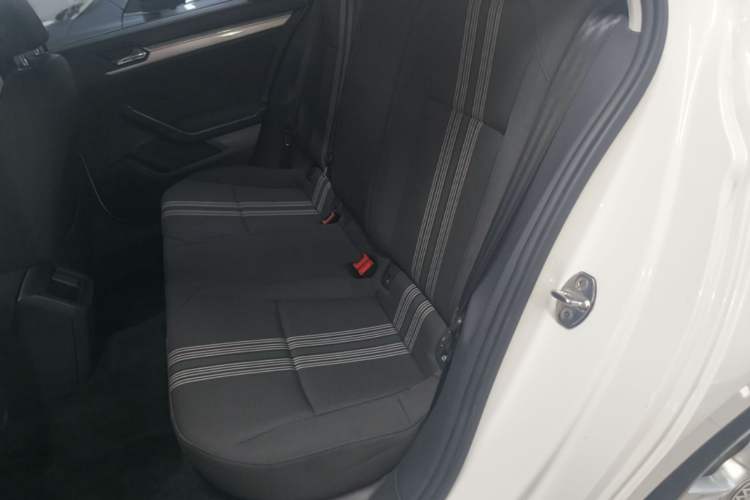 Used Volkswagen Lamando 2017 230TSI DSG Fashion Edition Left Rear Seat