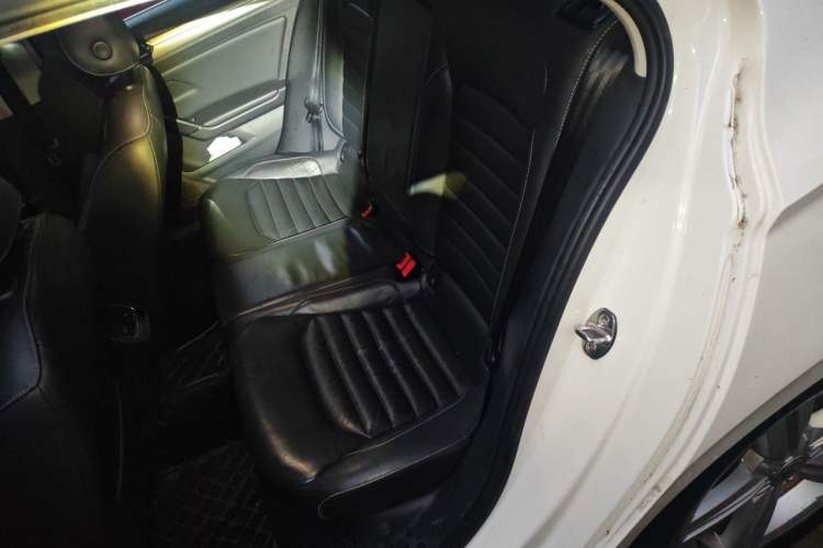 Used Volkswagen Lamando 2017 280TSI Manual Comfort Edition Left Rear Seat