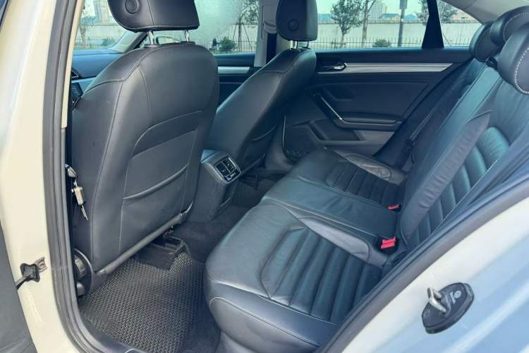 Used Volkswagen Lamando 2017 280TSI DSG Comfort Edition Left Rear Seat
