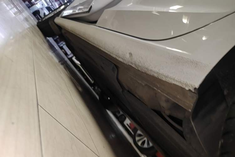 Used Volkswagen Lamando 2017 230TSI DSG Fashion Edition Left Side Sill