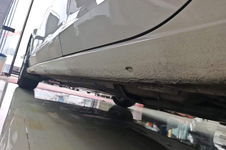 Used Volkswagen Lamando 2017 230TSI DSG Fashion Edition Left Side Sill
