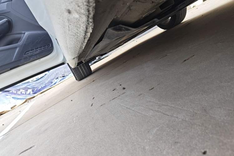 Used Volkswagen Lamando 2017 280TSI DSG Comfort Edition Left Side Sill