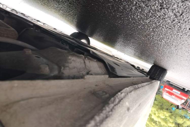 Used Volkswagen Lamando 2017 280TSI DSG Comfort Edition Left Side Sill