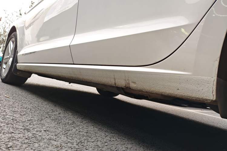 Used Volkswagen Lamando 2017 280TSI DSG Comfort Edition Left Side Sill