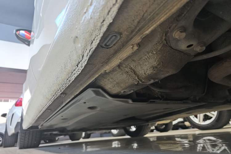 Used Volkswagen Lamando 2017 280TSI DSG Comfort Edition Left Side Sill