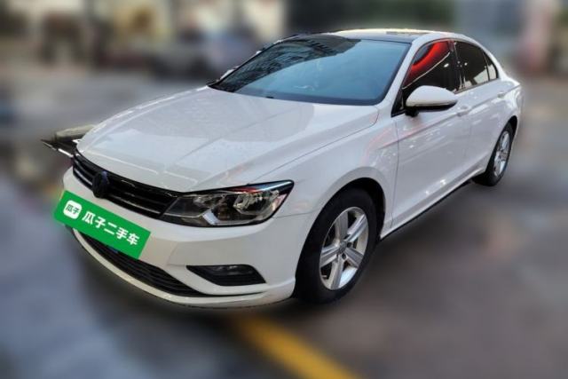 Ojetý Volkswagen Lamando 2017 230TSI DSG Fashion Edition