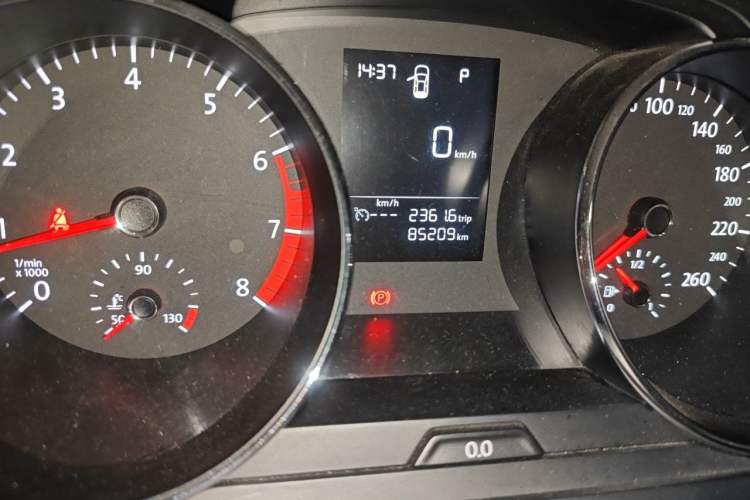 Used Volkswagen Lamando 2017 230TSI DSG Fashion Edition Odometer Close Up
