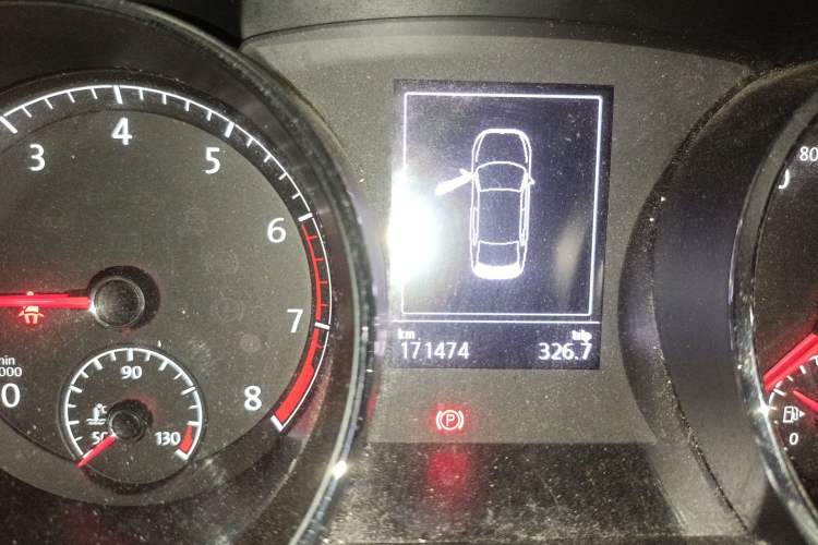 Used Volkswagen Lamando 2017 280TSI DSG Comfort Edition Odometer Close Up