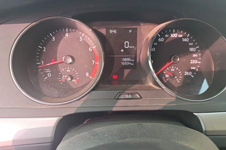 Used Volkswagen Lamando 2017 230TSI DSG Fashion Edition Odometer Close Up
