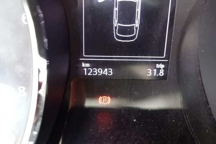 Used Volkswagen Lamando 2017 280TSI DSG Comfort Edition Odometer Close Up