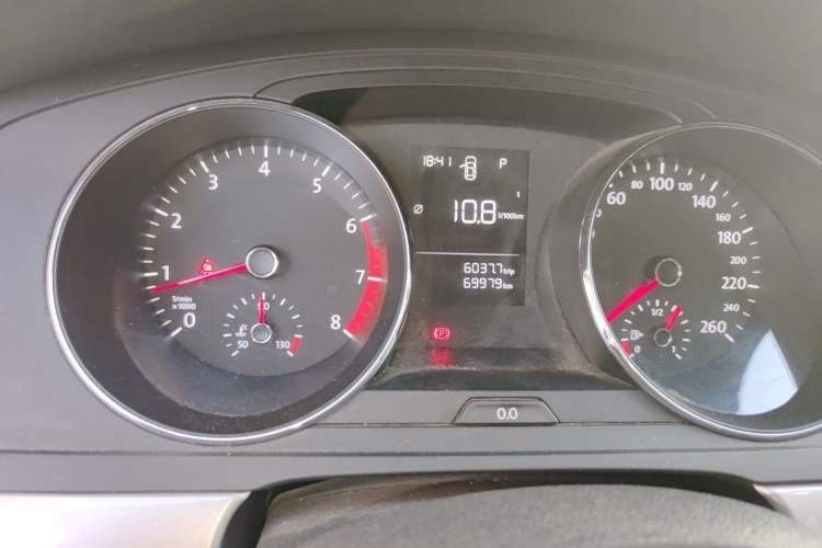 Used Volkswagen Lamando 2017 230TSI DSG Fashion Edition Odometer Close Up